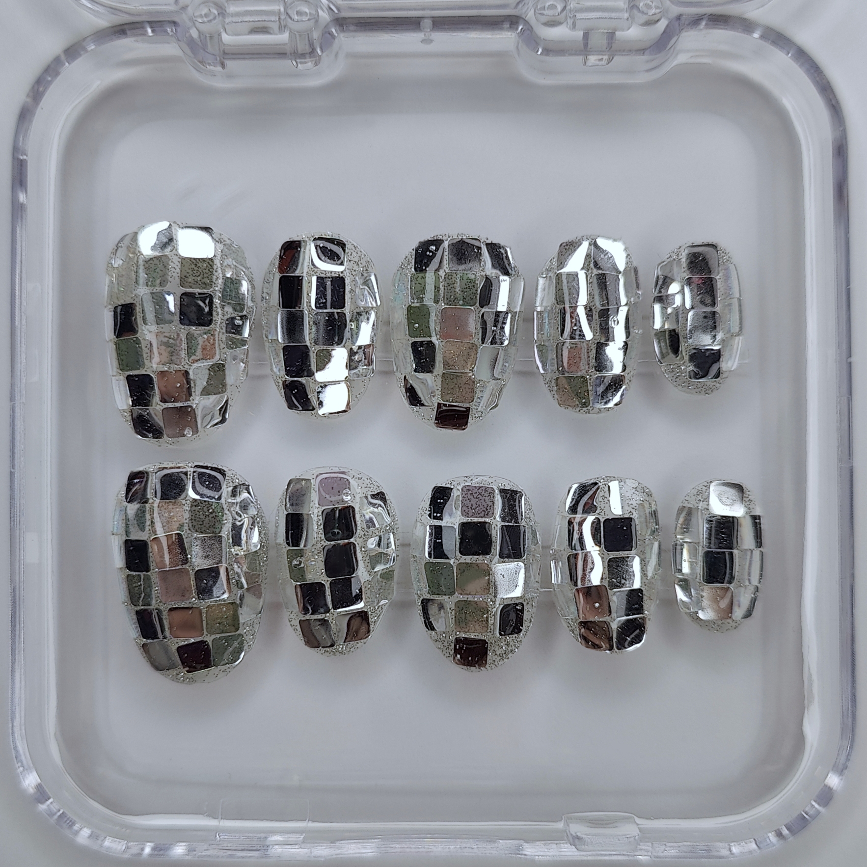 M Oval